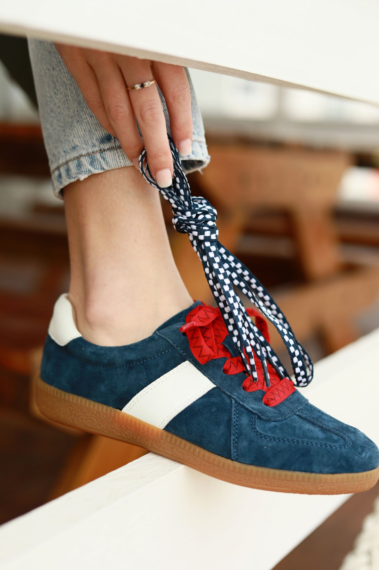 Quinn Sneaker Navy & White