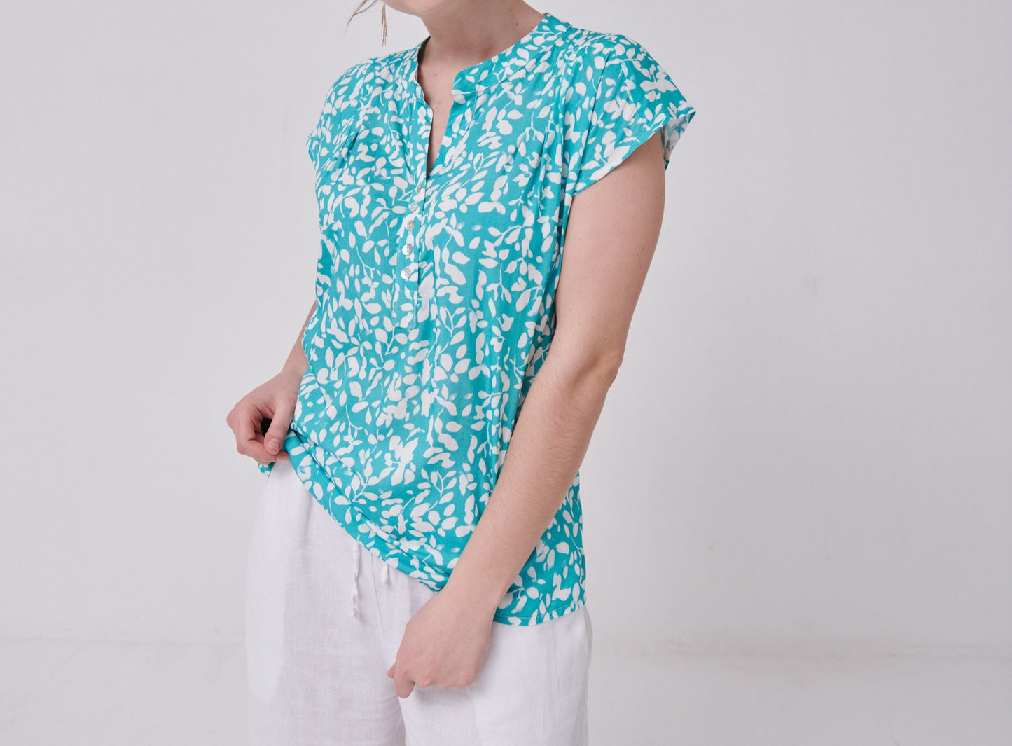 Sara Top Floral Grunge Aqua