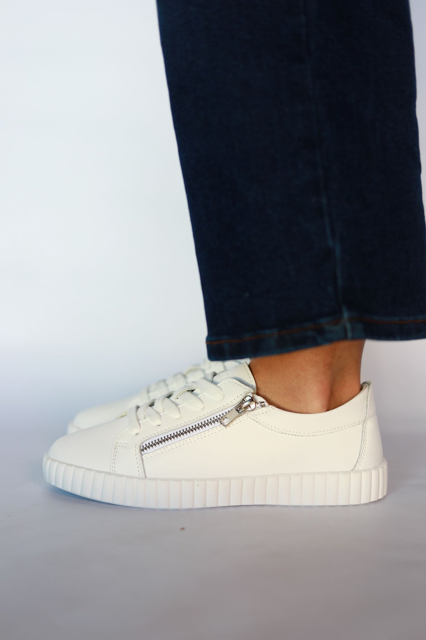 Callie Sneaker White